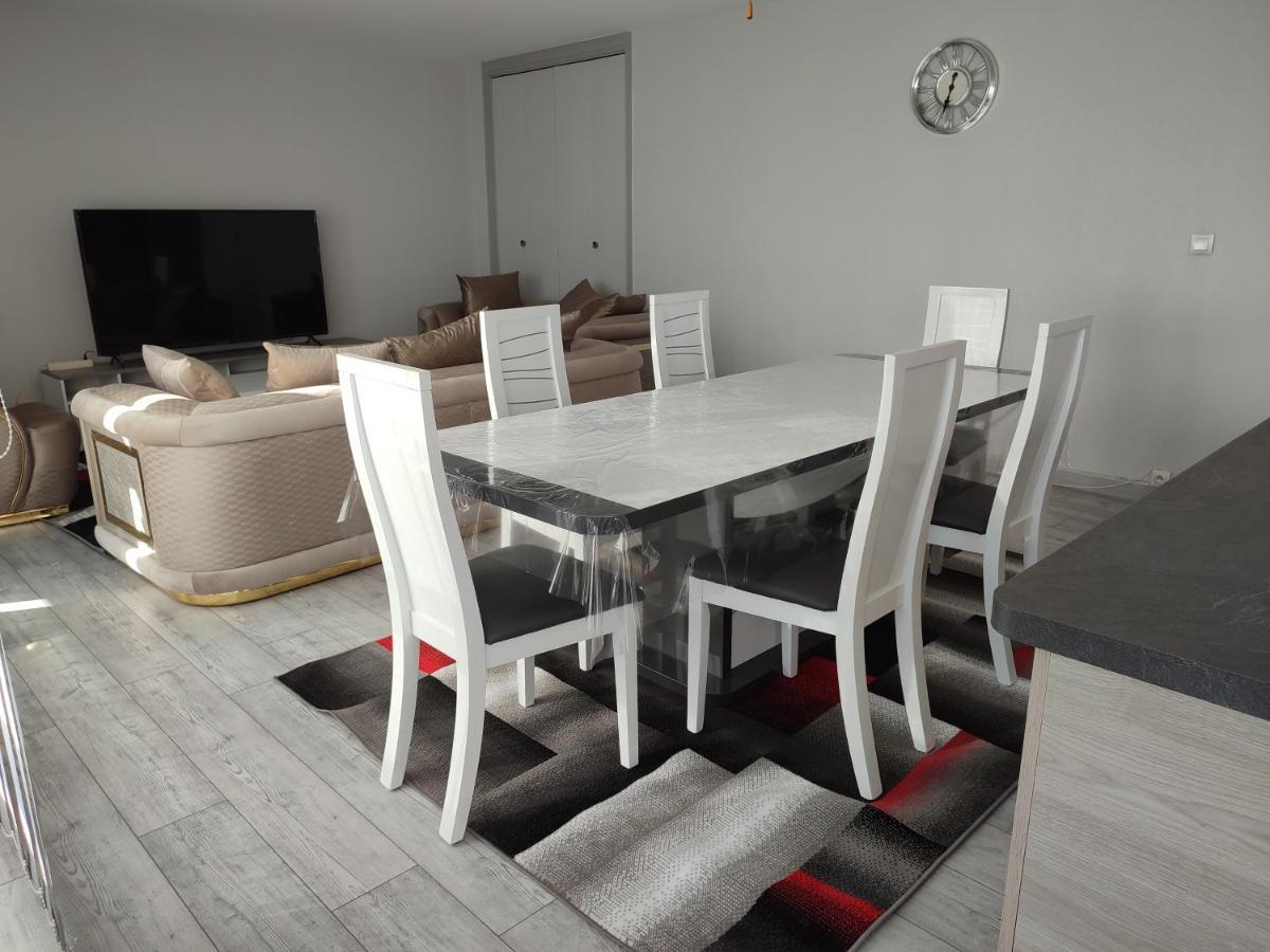 Grand Et Superbe Appartement Proche Paris Creil Exterior foto